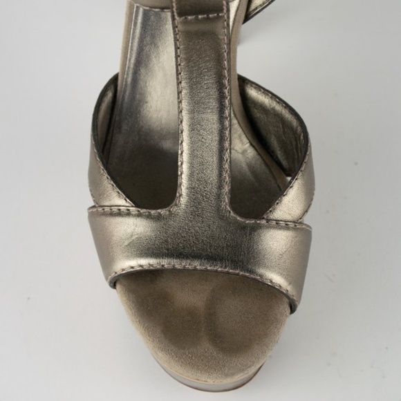 Gucci Metallic Silver Leather Platform Sandals - Picture 7 of 9